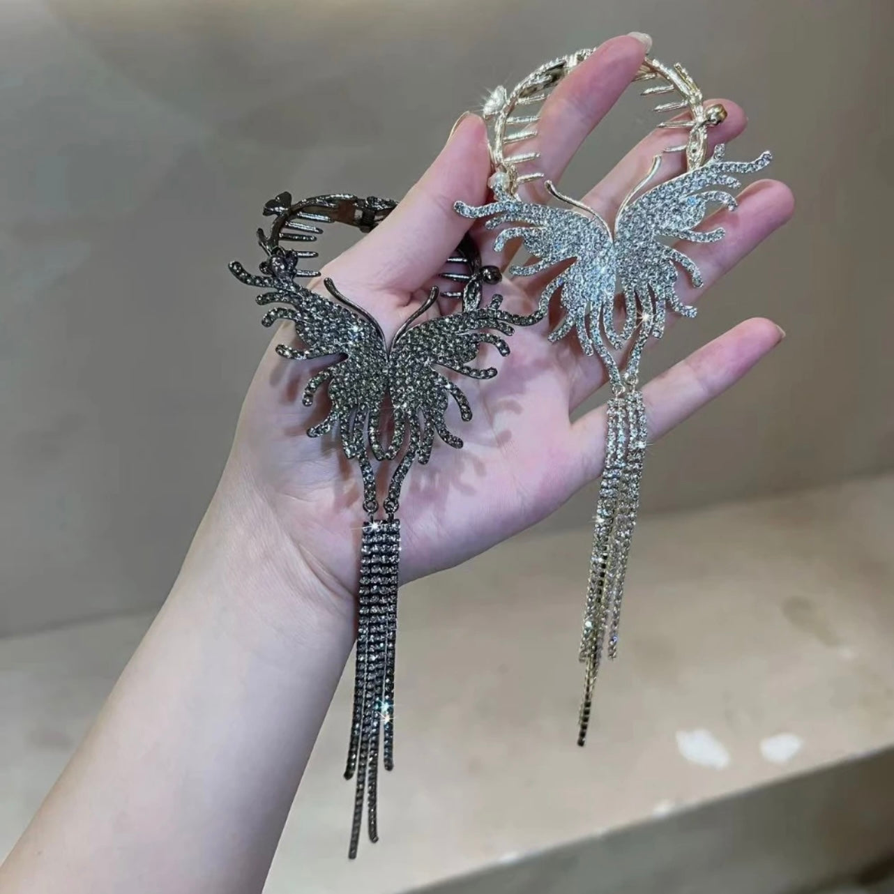 Butterfly Tassel Ball Buckle