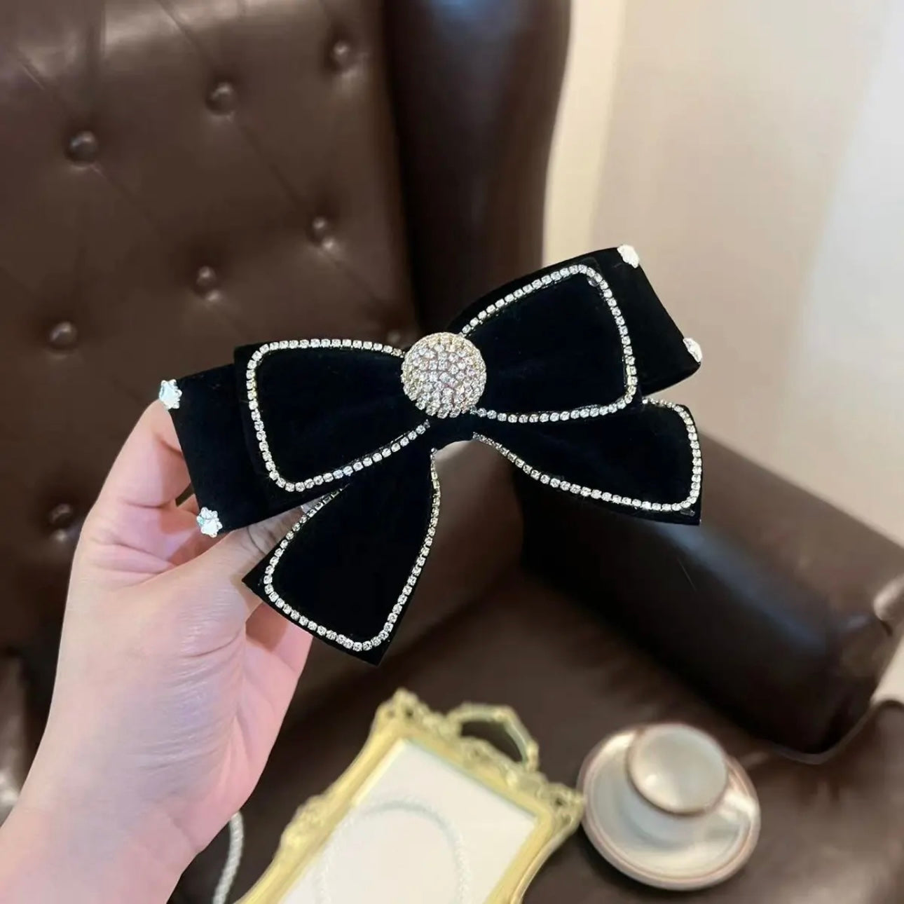 Vintage velvet bow hair clip
