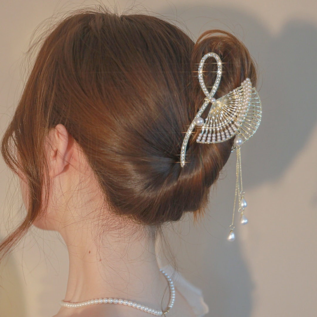 Scalloped Fringe Hair Clip
