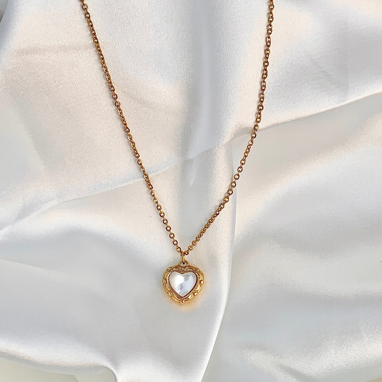 Vintage Heart Pattern Necklace