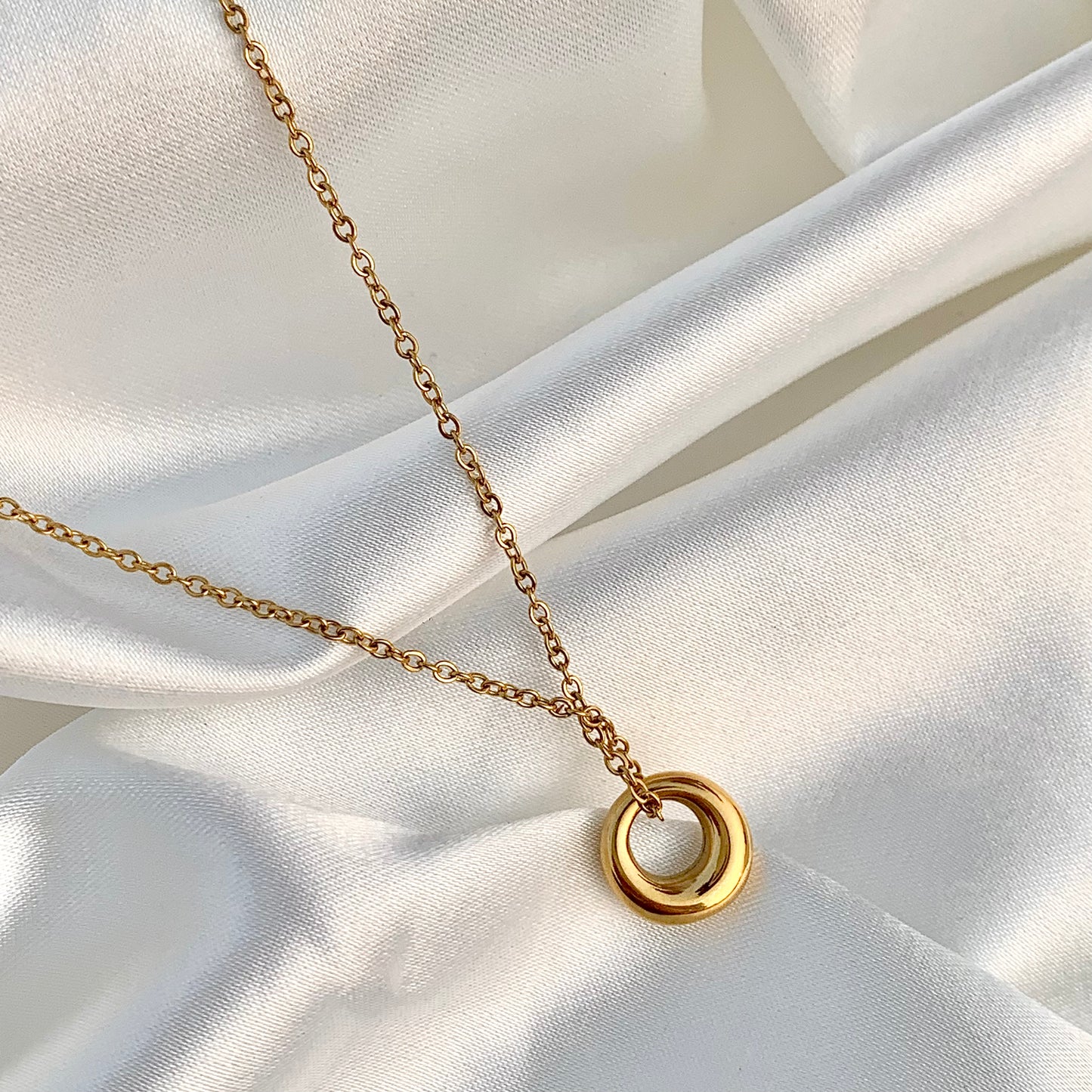 Irregular Circle Necklace