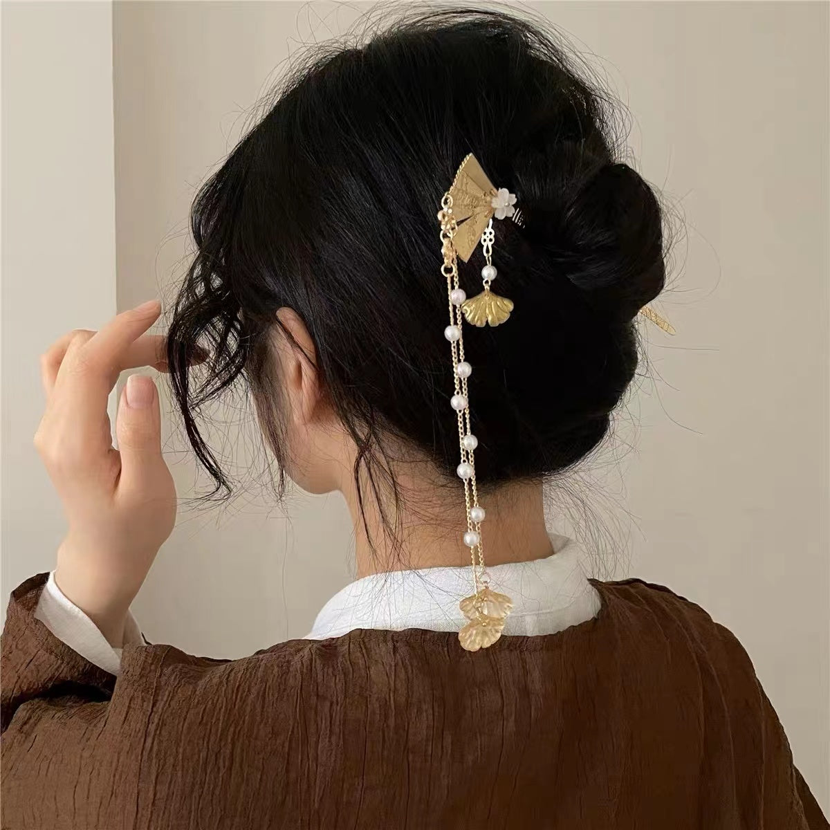 Fan Flower Tassel Hair Clip